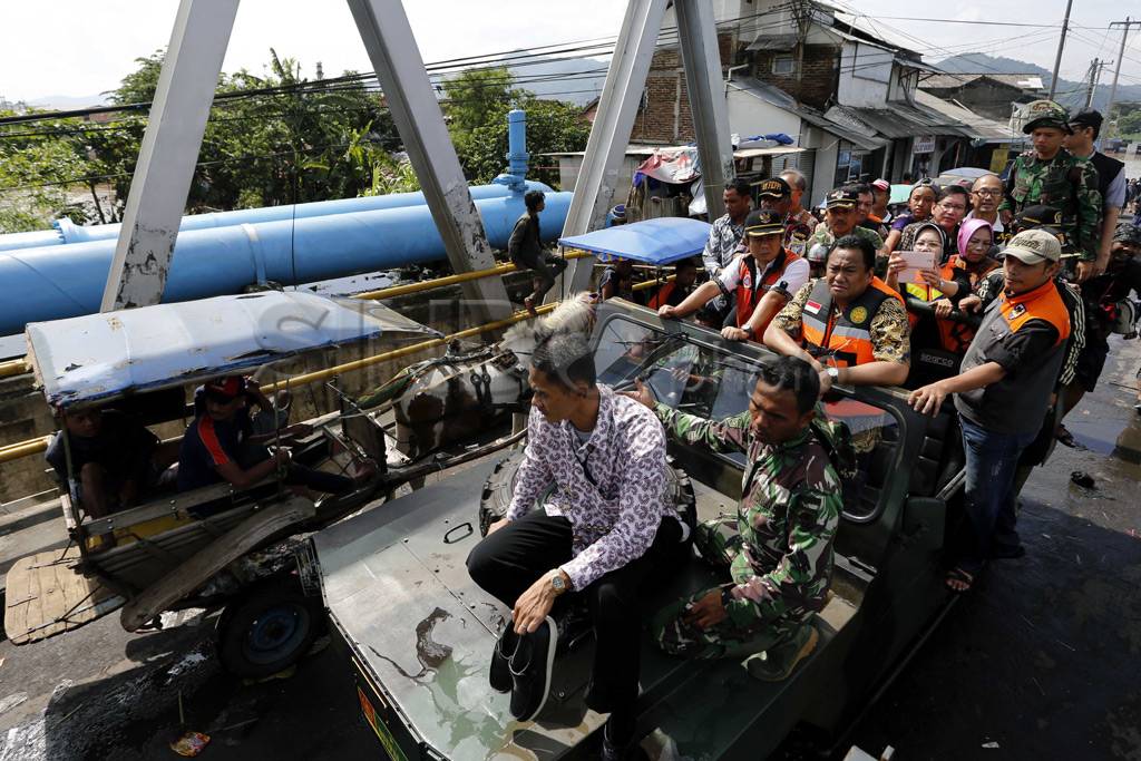 7 Hari Terendam Banjir,...