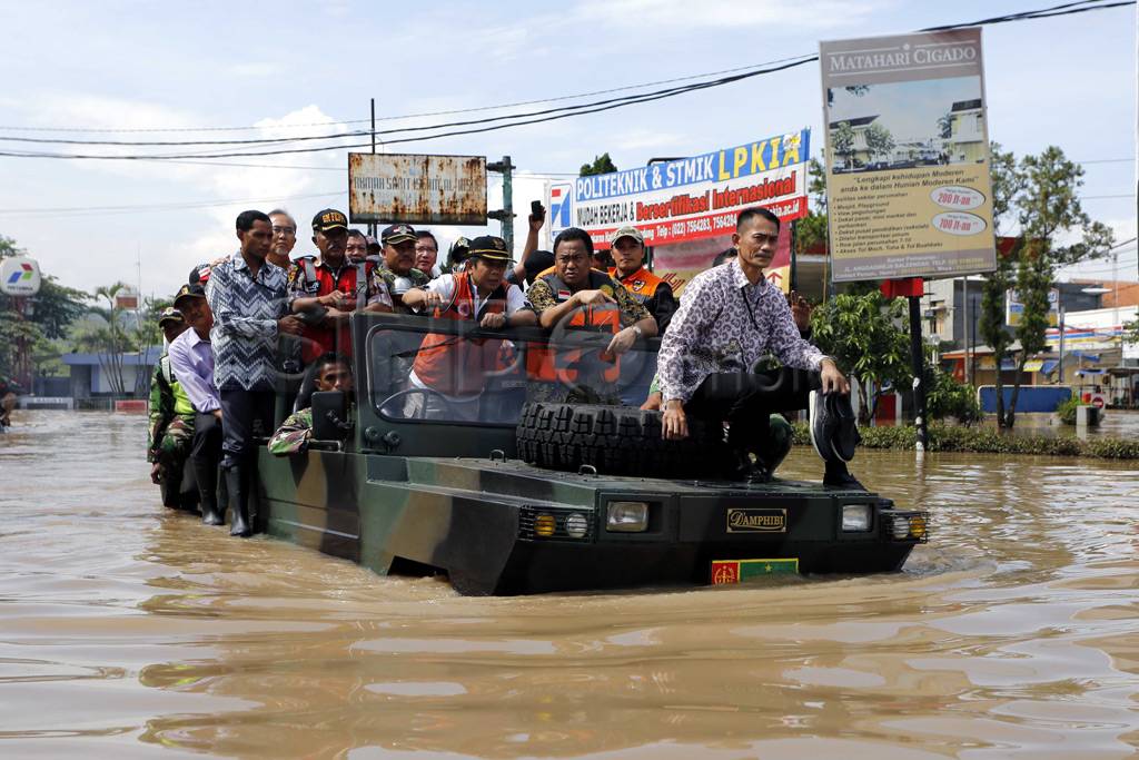 7 Hari Terendam Banjir,...