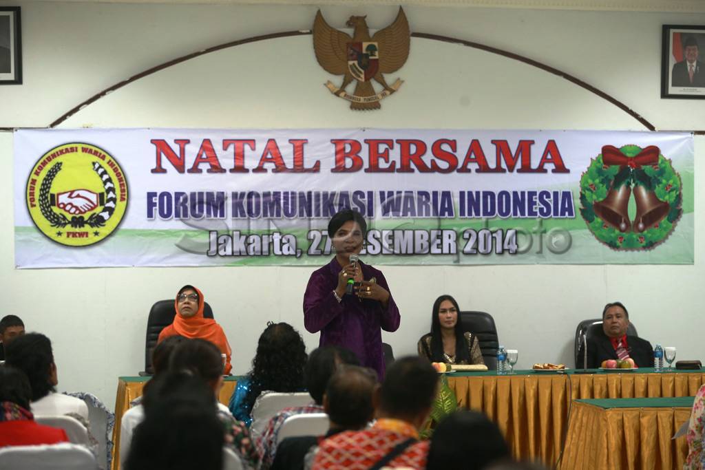 Waria Rayakan Natal...