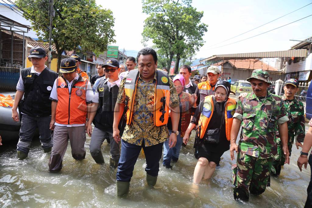 AGP dan Mendag Bantu...
