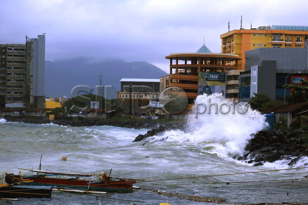Cuaca Buruk di Manado,...