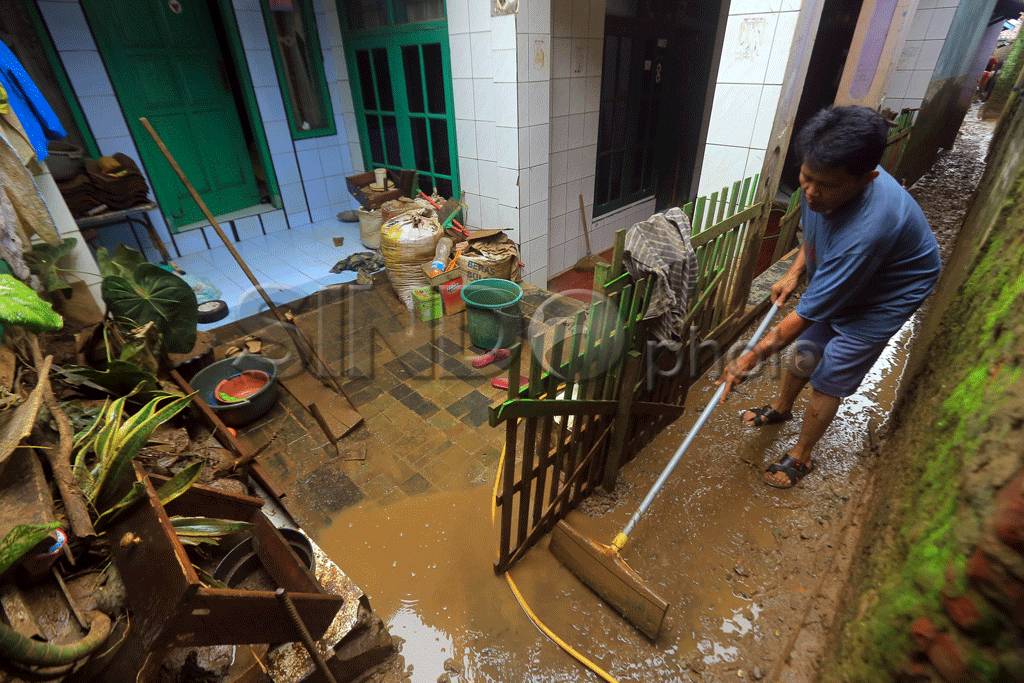 Banjir di Bandung Mulai...