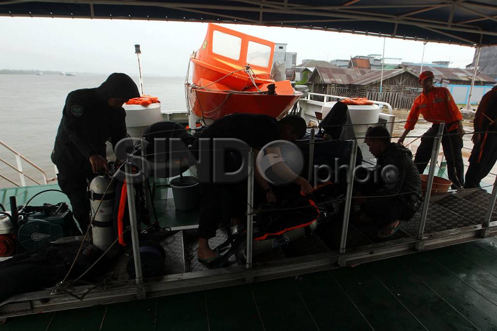 Cuaca Buruk, Kapal Basarnas...