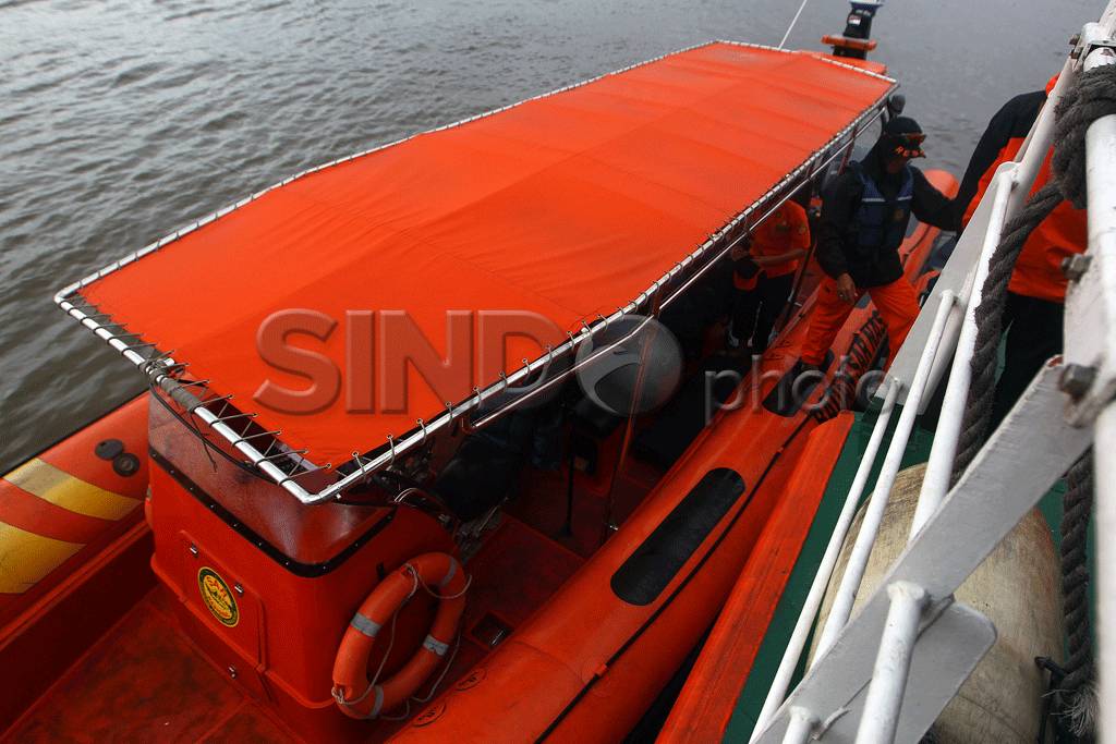 Cuaca Buruk, Kapal Basarnas...