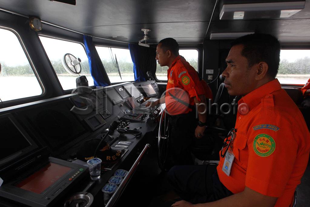 Cuaca Buruk, Kapal Basarnas...