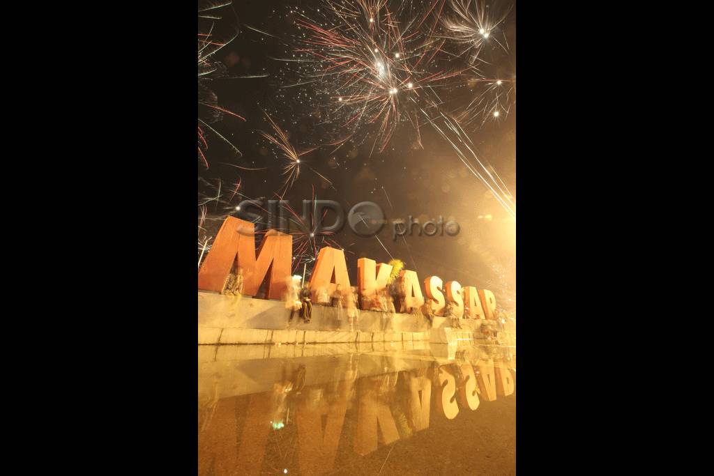 Pesta Kembang Api Meriahkan...