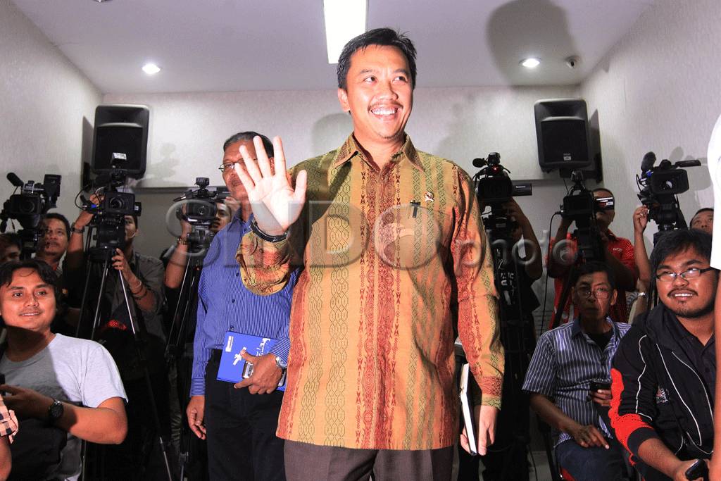 Urai Benang Kusut Sepak...
