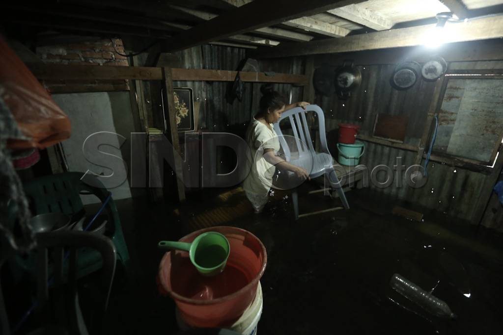Puluhan Rumah di Makassar...