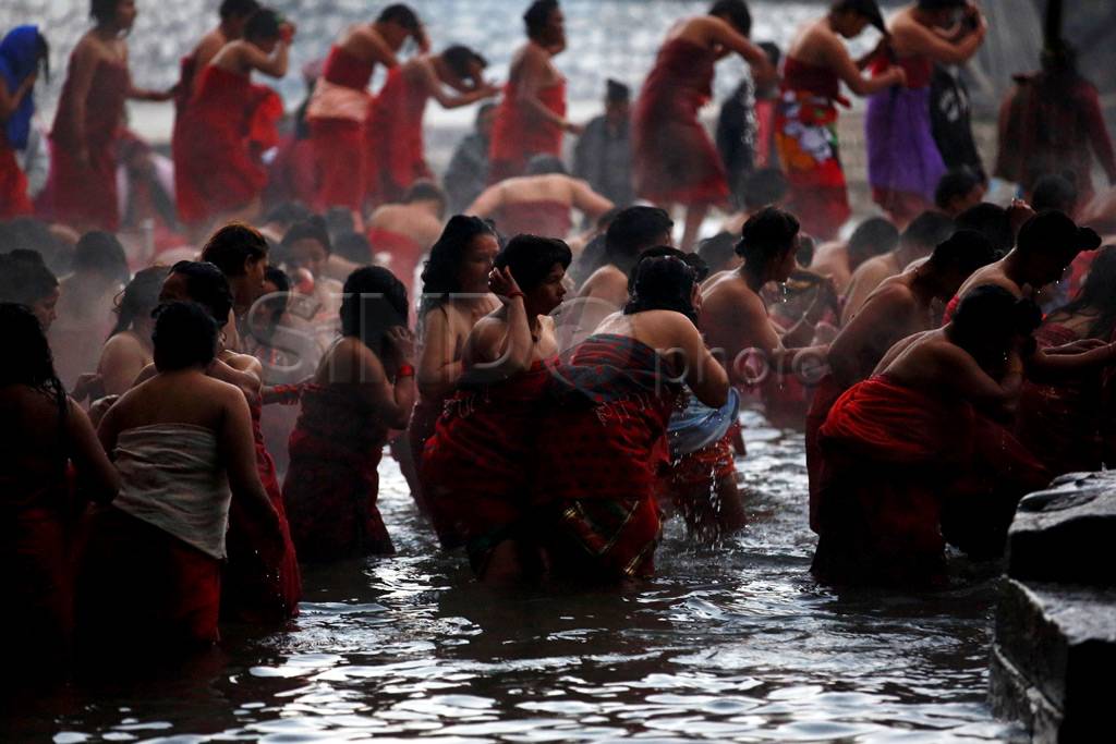 Ritual Mandi Suci di...