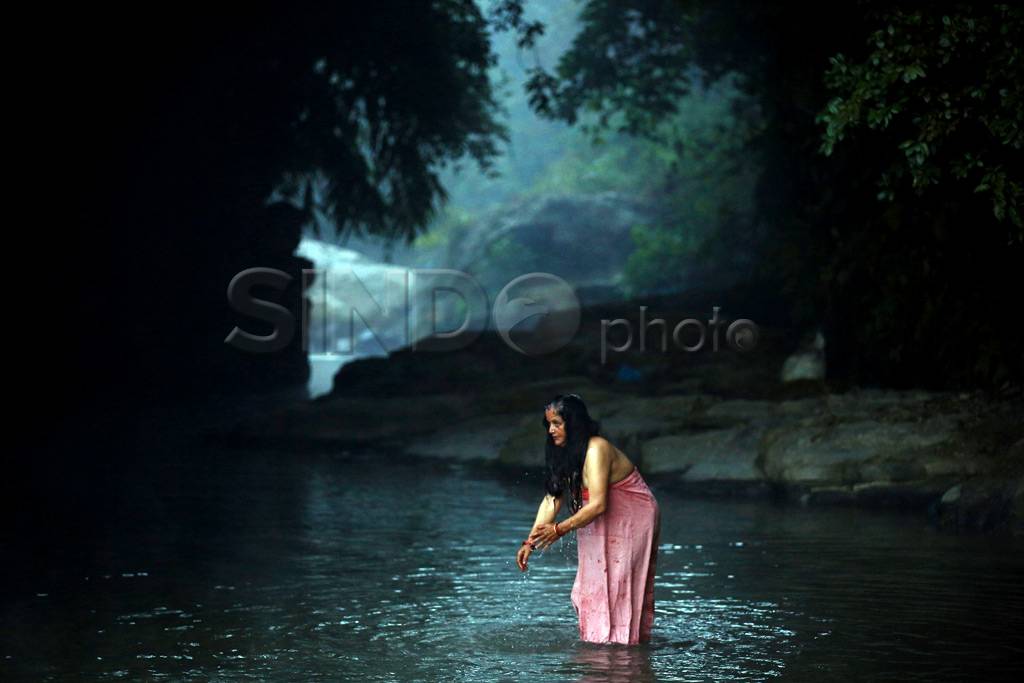 Ritual Mandi Suci di...