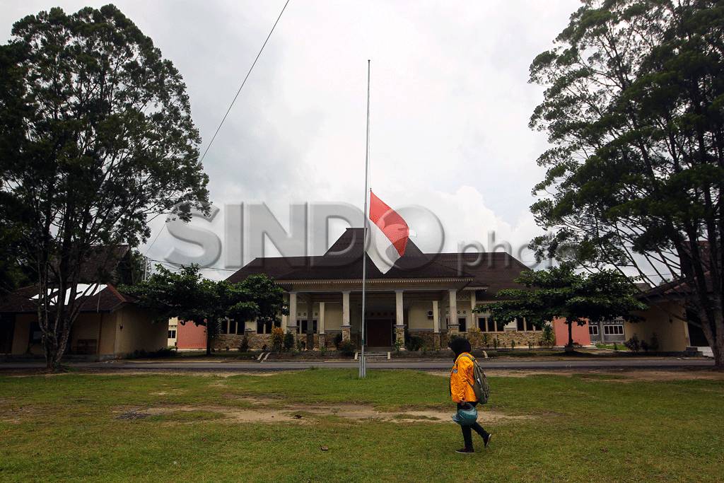 Bendera Setengah Tiang...