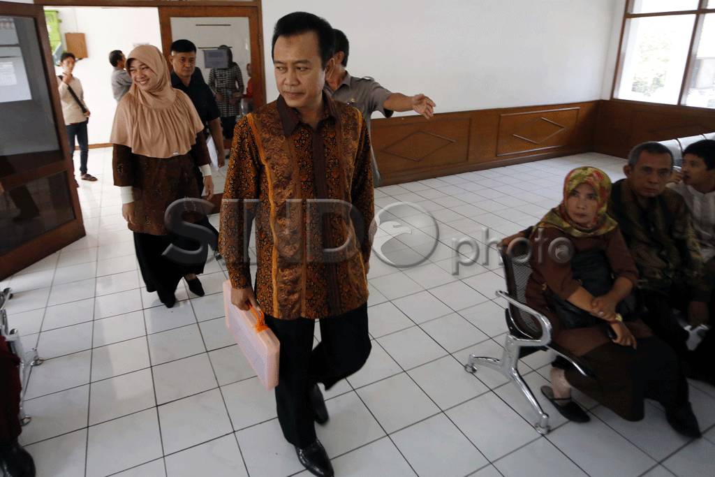 Ade Swara dan Istri...