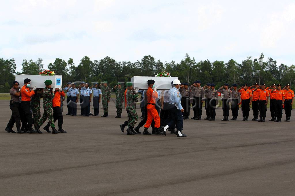 Dua Jenazah Korban AirAsia...