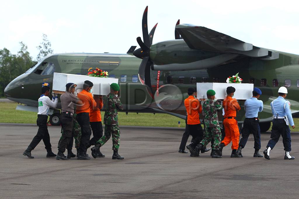 Dua Jenazah Korban AirAsia...
