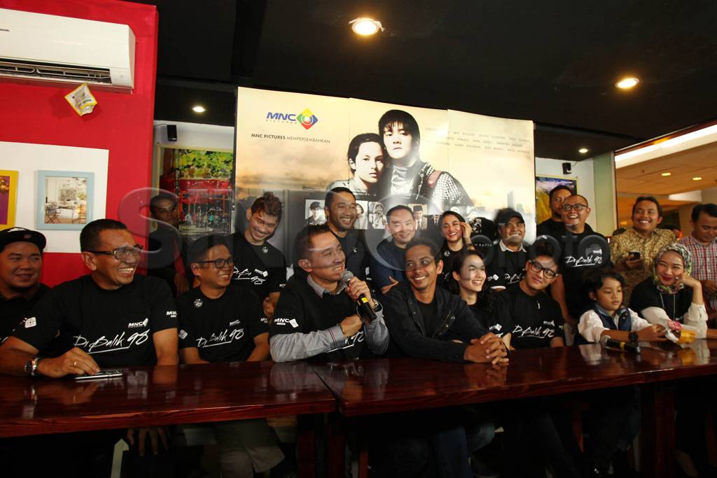 Di Balik 98, Karya Perdana...