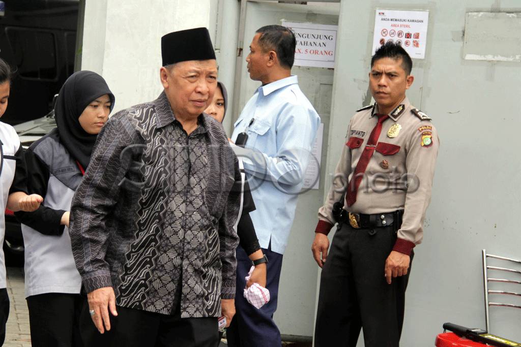 Hamzah Haz Jenguk Fuad...
