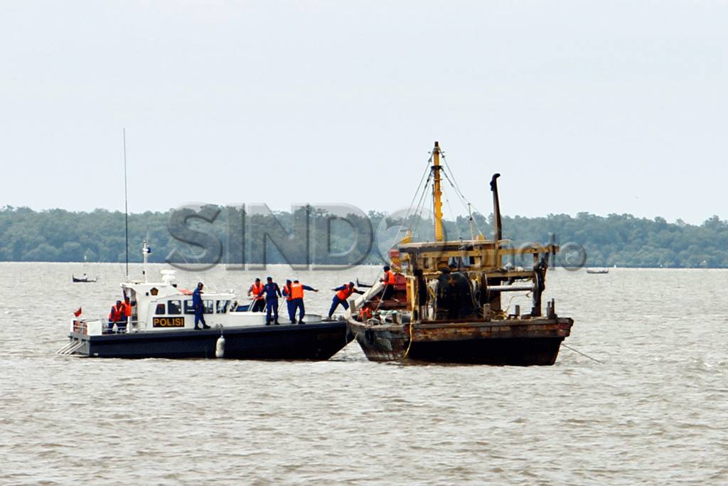 Kapal Nelayan Malaysia...