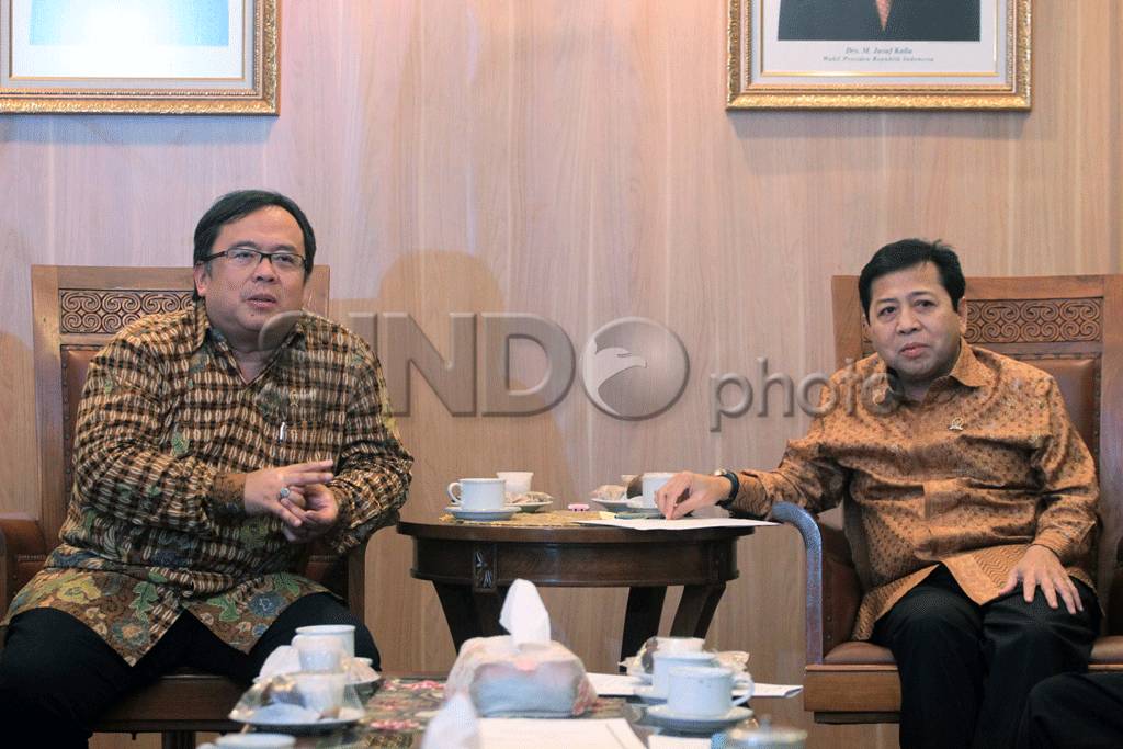 Menkeu Serahkan Rancangan...