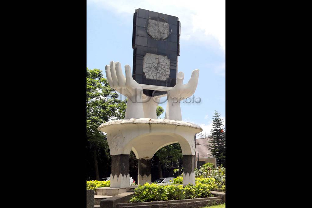 Plakat Adipura Kota...