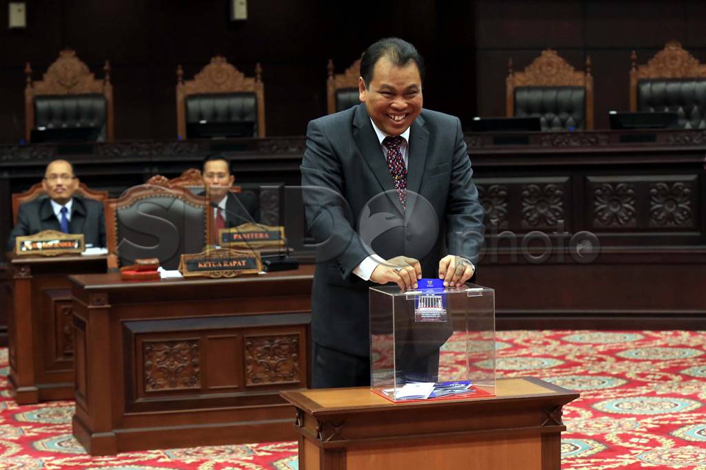 Arief Hidayat dan Anwar...