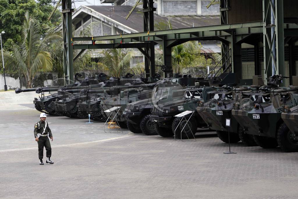 Presiden Jokowi Tinjau...