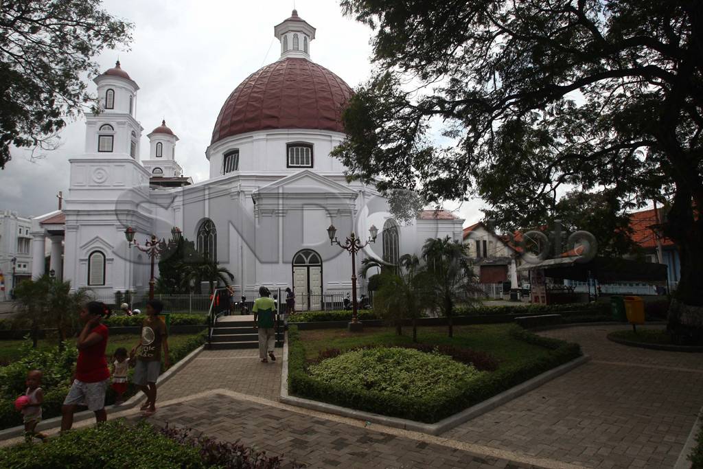 Melihat Kota Lama Semarang,...