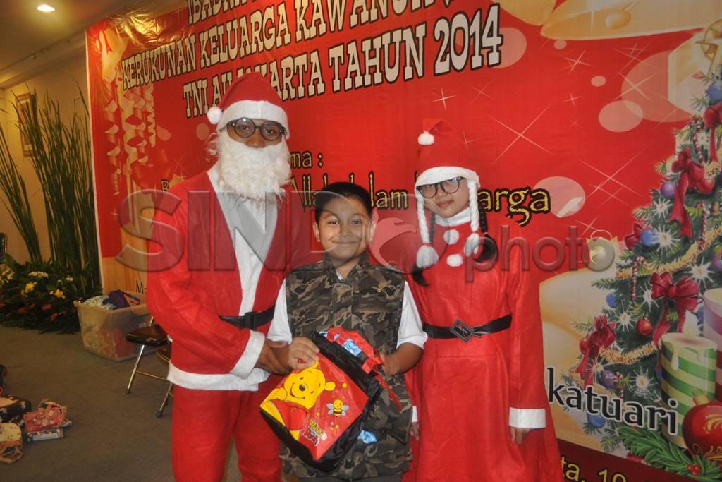 Perayaan Natal Kerukunan...