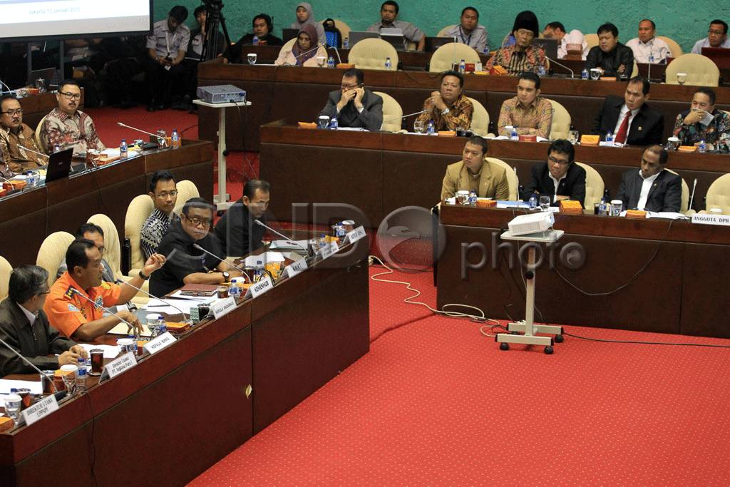 Komisi V DPR Panggil...