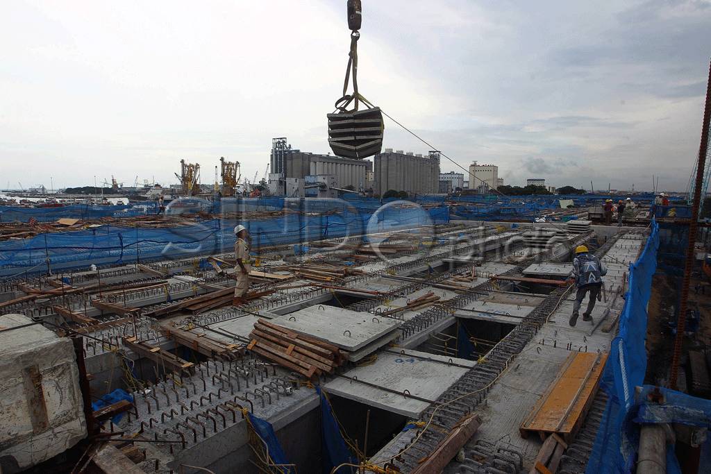 Proyek Tol Tanjung Priok...