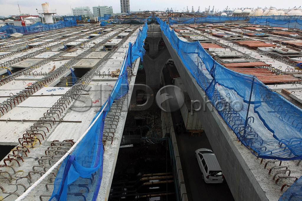 Proyek Tol Tanjung Priok...