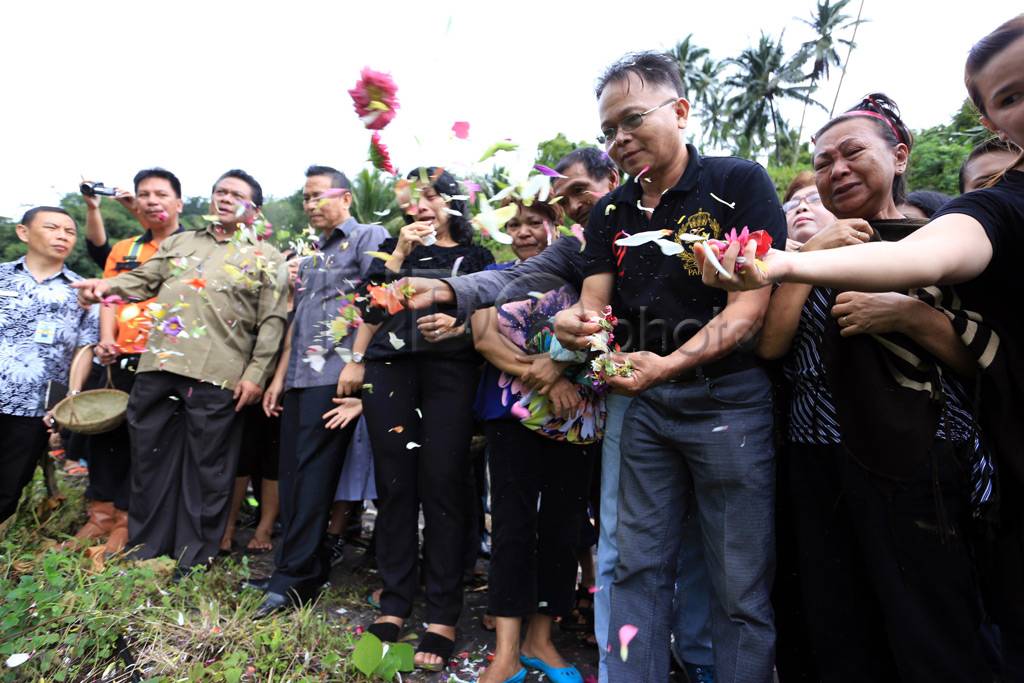 Warga Manado Peringati...