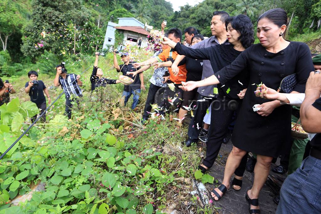 Warga Manado Peringati...