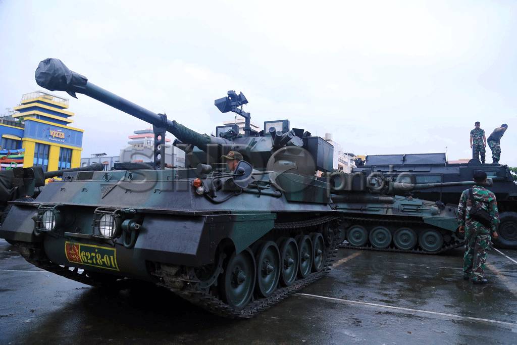 TNI-AD Pamerkan Alutsista...