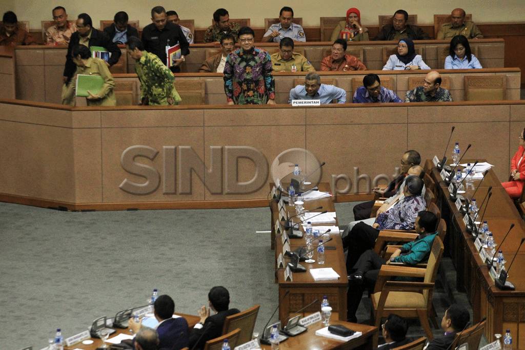 DPR Sahkan Perppu Pilkada...
