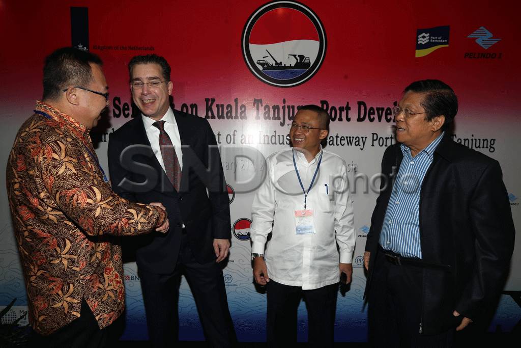 Pengembangan Pelabuhan...