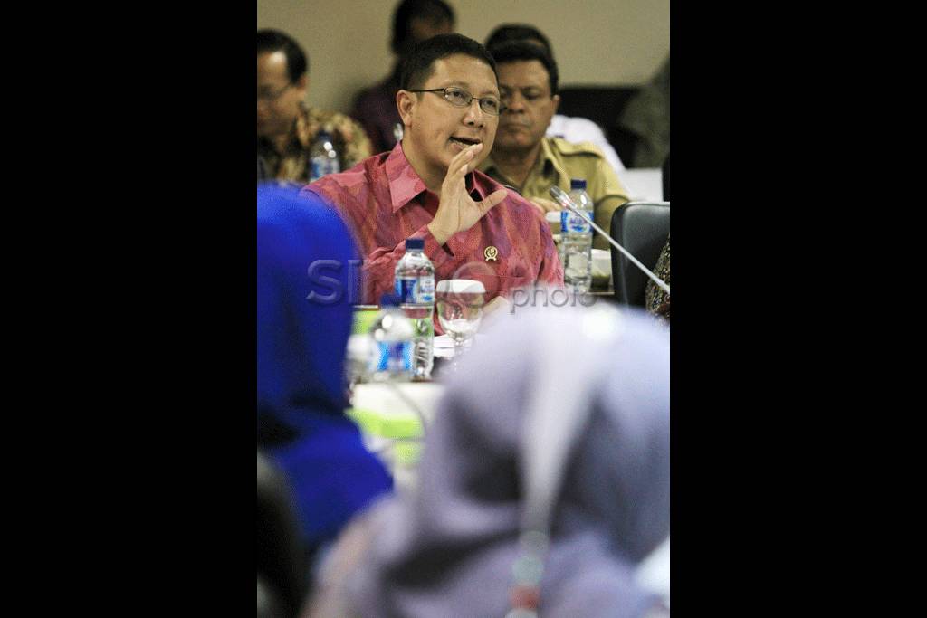 Menag Raker Dengan Komite...