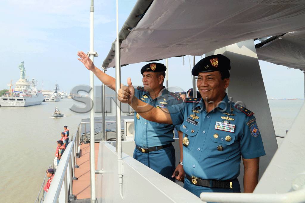 Tradisi Admiral Inspection...