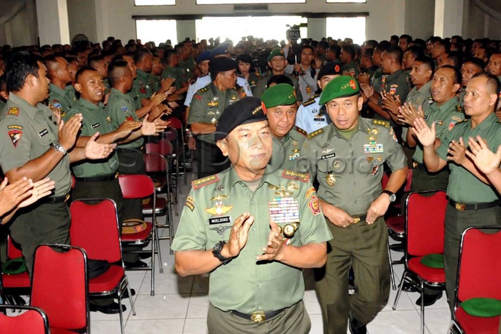 Panglima TNI Sapa Pendengar...