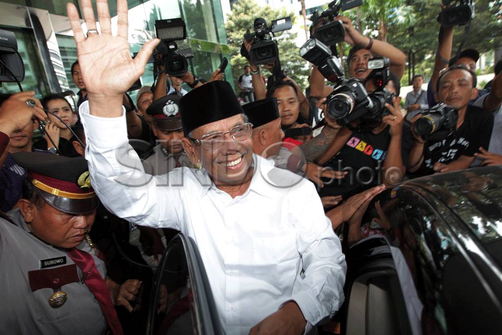 Hasyim Muzadi Datangi...