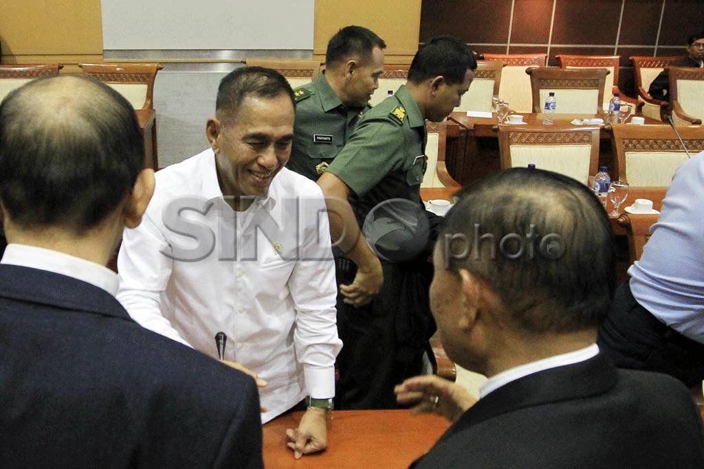 Komisi I DPR Gelar Raker...