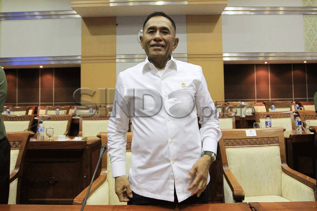 Komisi I DPR Gelar Raker...