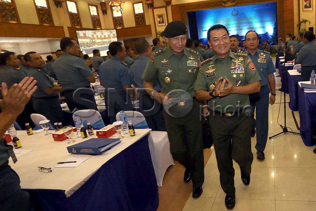 Panglima TNI Beri Pengarahan...