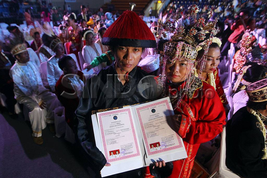 Ribuan Pasangan Pengantin...