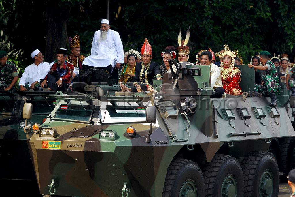 Ribuan Pasangan Pengantin...