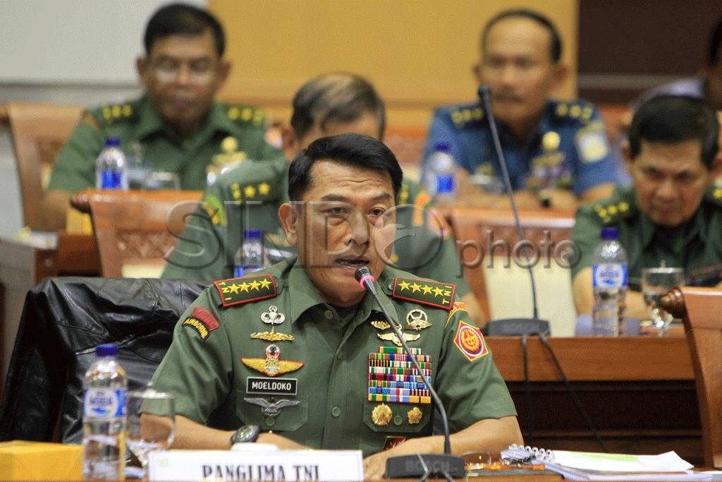 Panglima TNI Raker Dengan...