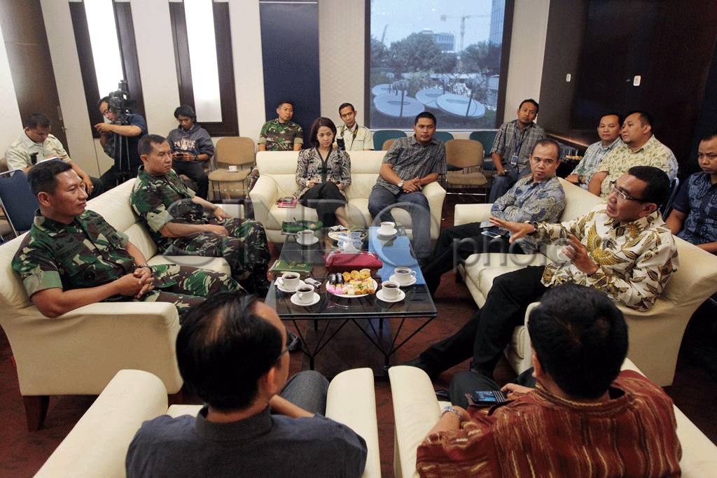 Kadispen TNI AD Kunjungi...