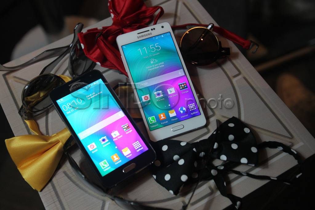 Samsung Luncurkan Ponsel...