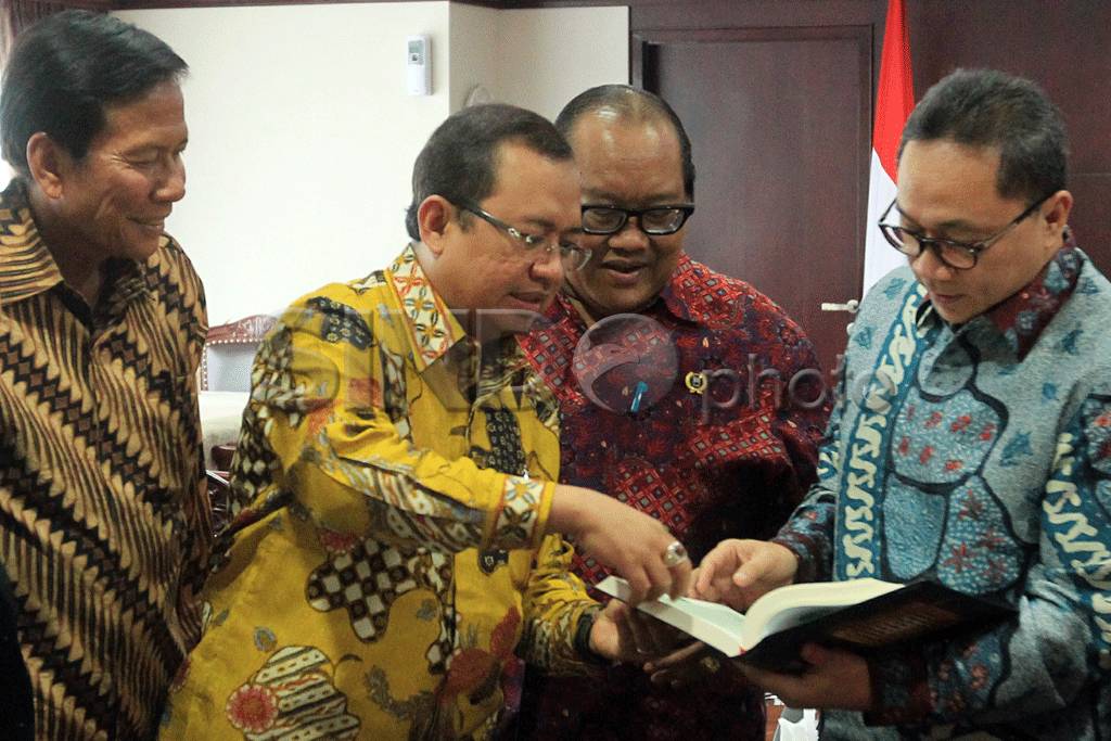 Ketua MPR Terima Kunjungan...
