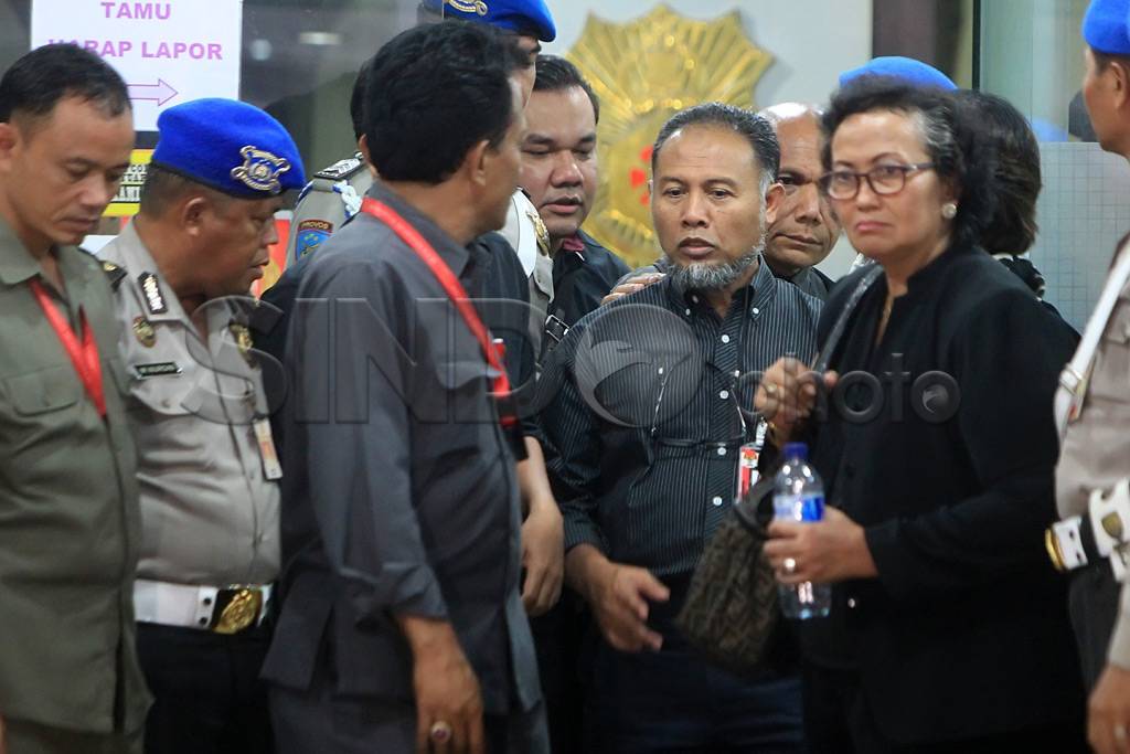 Jelang Tengah Malam...
