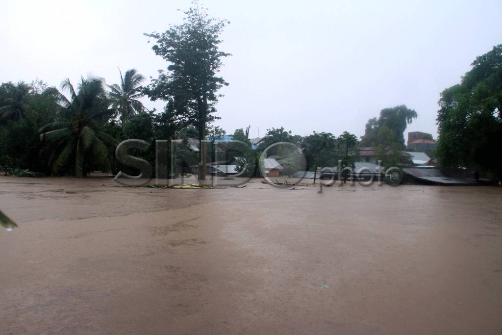 Banjir Bandang Landa...
